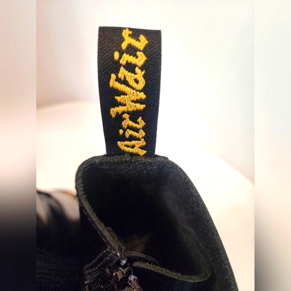 Dr. Martens Black Leather Boots for Men - Picture 6 of 16